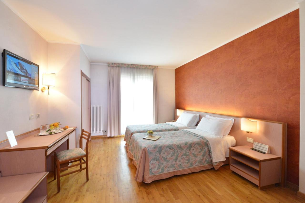 La Rocca Sport & Benessere Châtillon Buitenkant foto