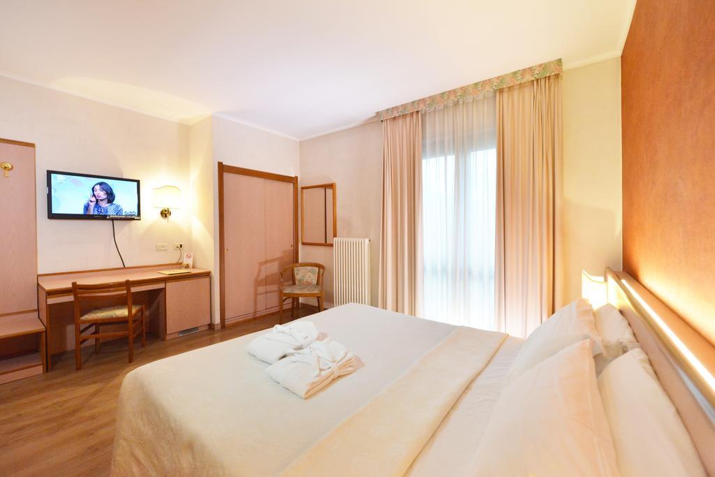 La Rocca Sport & Benessere Châtillon Buitenkant foto